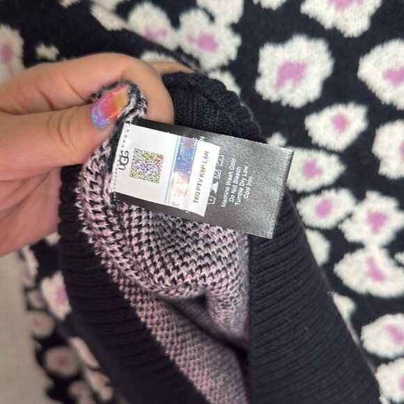 NWT-UGG-Shaina Cardigan- BLACK HIBISCINA-black/white/pink- Size Small - Picture 11 of 12